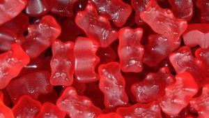 alerta por el colorante rojo